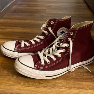 Mens Burgundy Converse size 8